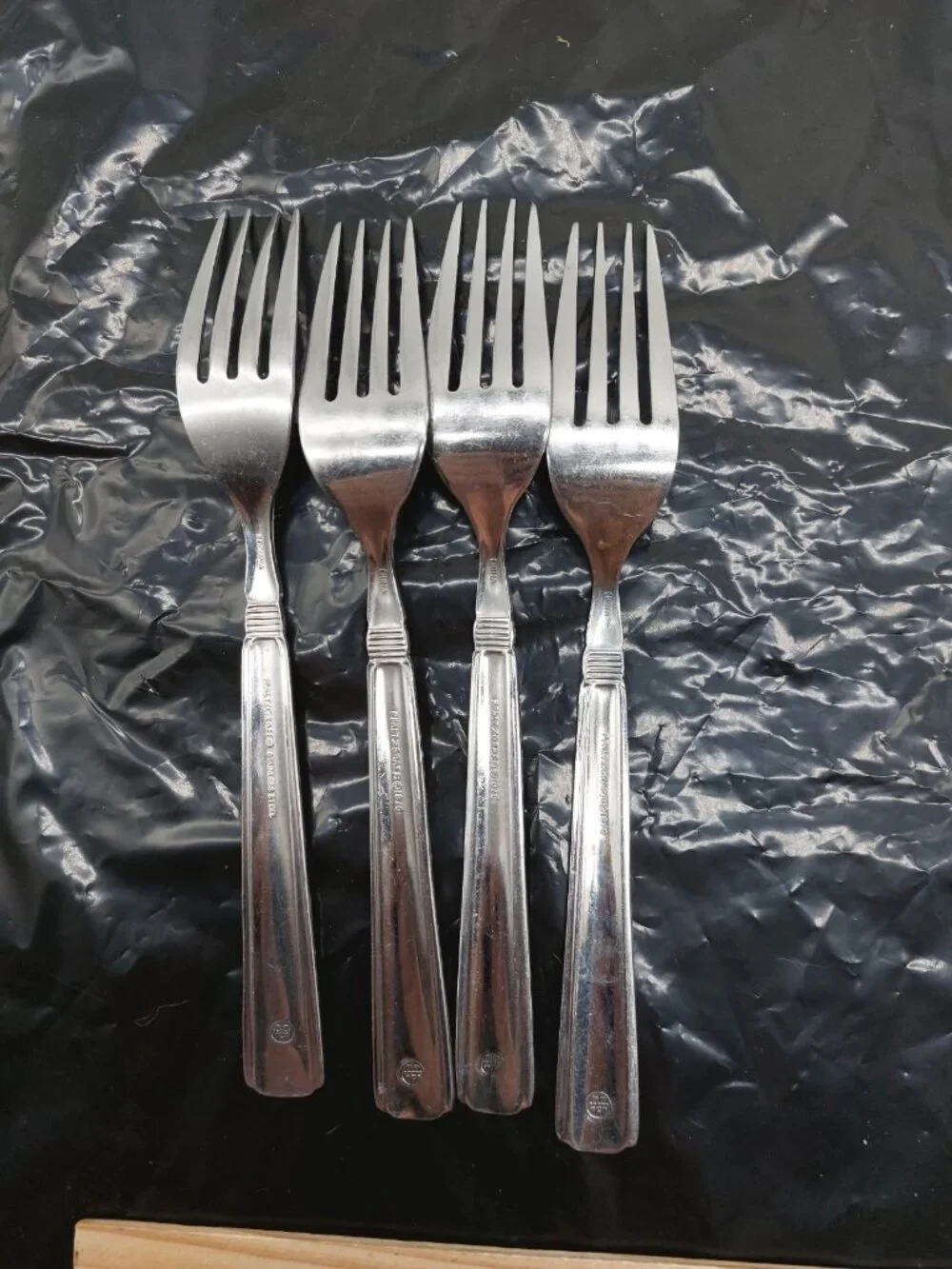 Pfaltzgraff Flatware 4 Dinner Forks 7